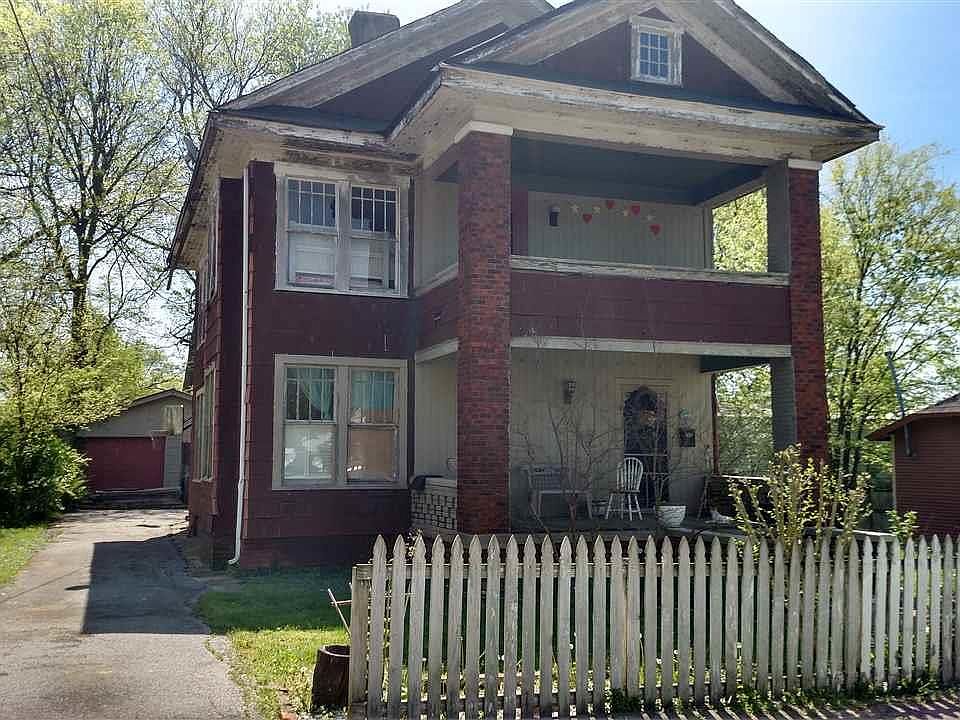 1st image of 206 N Plum St