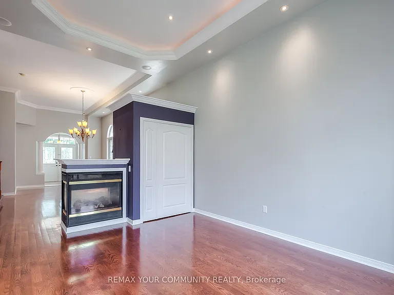 222 Kayla Cres #UPPER — Photo 8