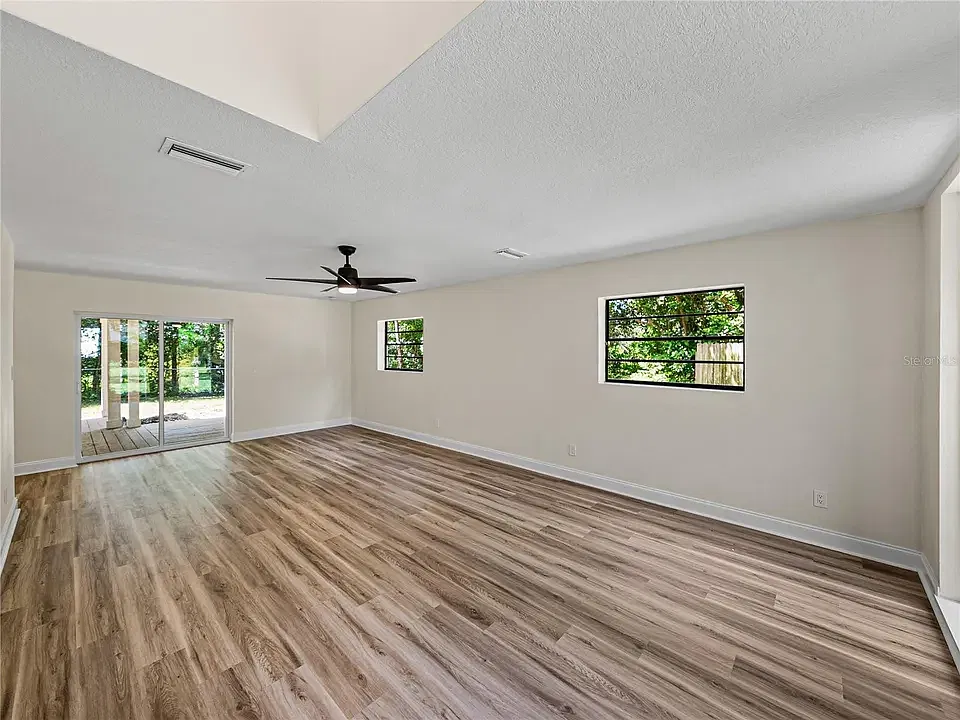 3 bed, 2128 sqft, $2,700 — Photo 3