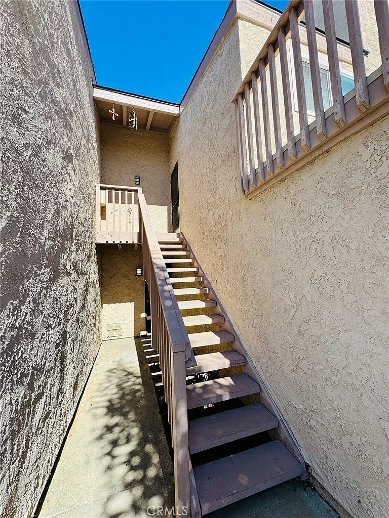 2 bed, 1.5 bath, 900 sqft, $2,800 — Photo 1