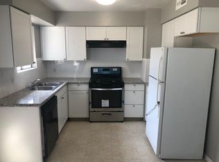 88 W Beverly Dr, Clovis, CA 93612