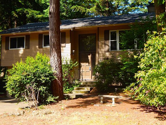3rd image of 11016 36th Ave NW