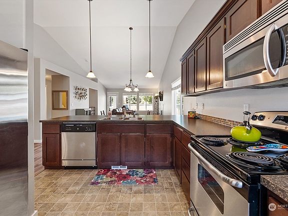 5th image of 17925 122nd Street Ct E