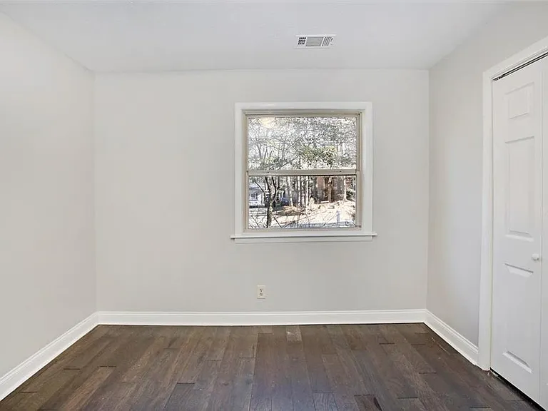 5345 Sugar Ridge Dr — Photo 8