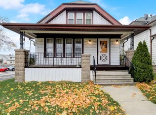 3202 S 9th Pl, Milwaukee, WI 53215
