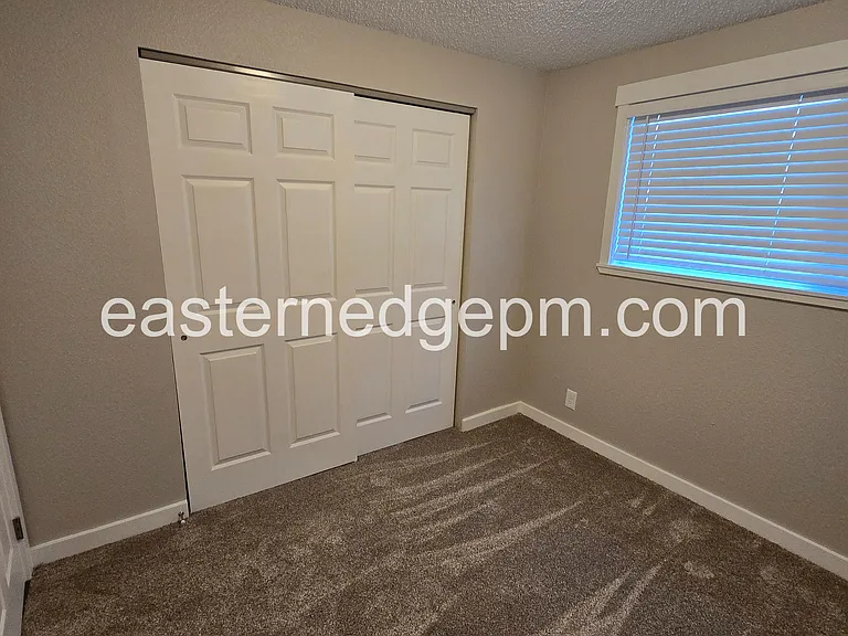630 SW 24th St #5 — Photo 13
