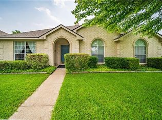114 Forest Park Ln, Red Oak, TX 75154