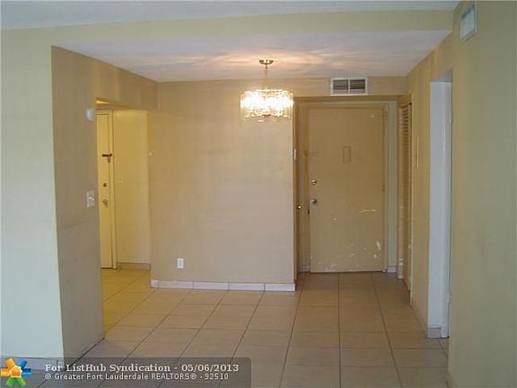 5th image of 16701 NE 14th Ave APT 112