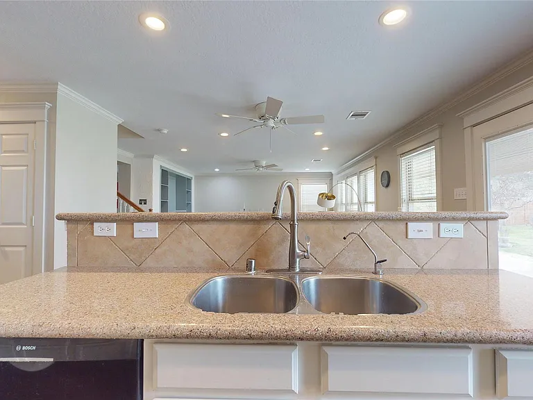 7918 Tupper Bend Ct — Photo 16