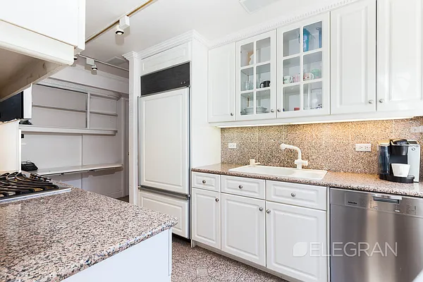 Rented by (Legacy) Elegran | media 12