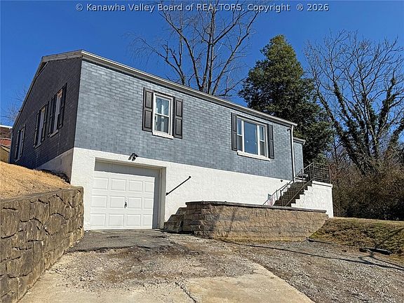 3rd image of 1716 Dudley Dr
