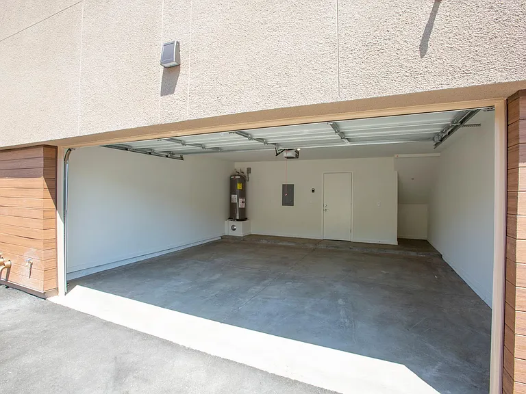 Viceroy Luxury Townhomes - New Construction — Photo 18