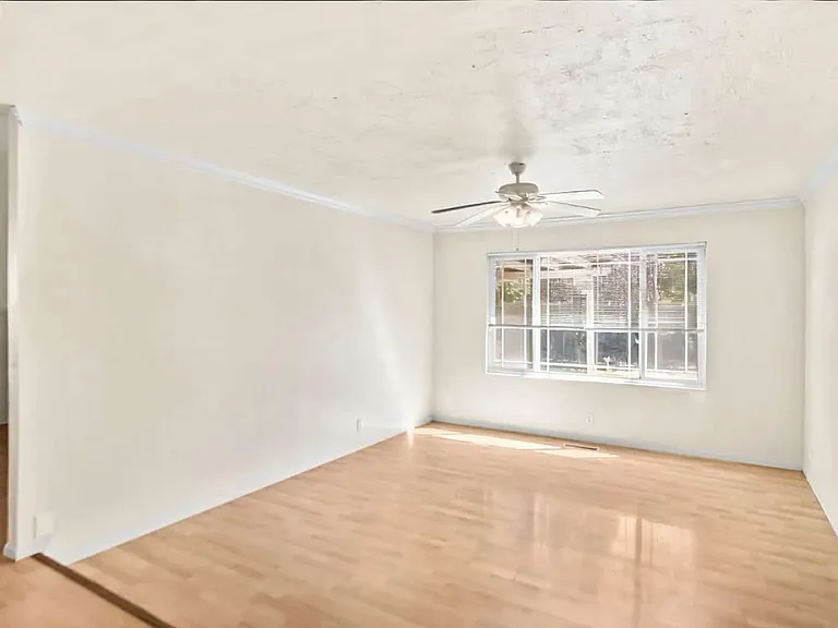 335 Spode Way — Photo 2