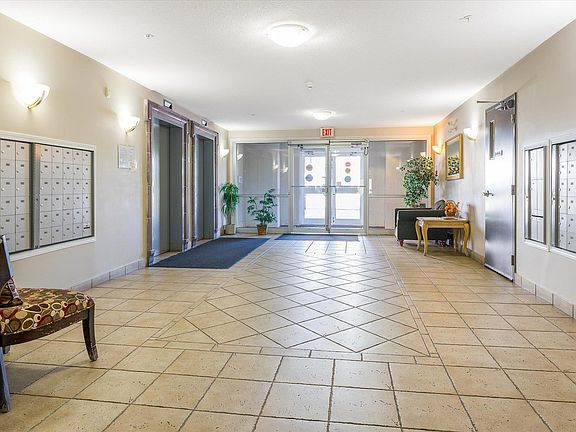 3rd image of 237 Youville Dr E #310