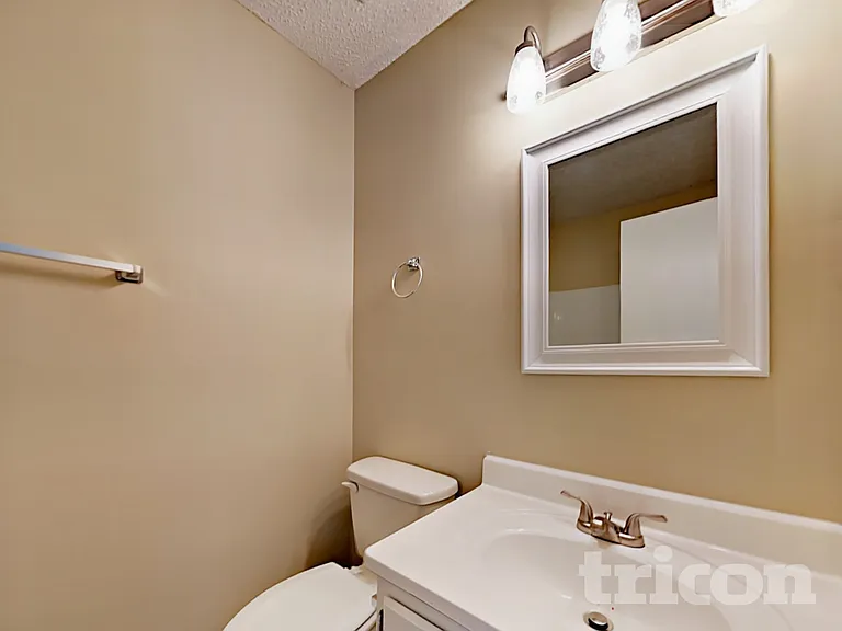 2104 David Earl Dr — Photo 12