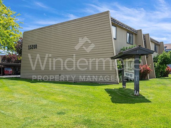 5th image of 13208 E Skyview Ave APT D