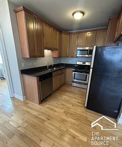 4542 W George St Photo 1