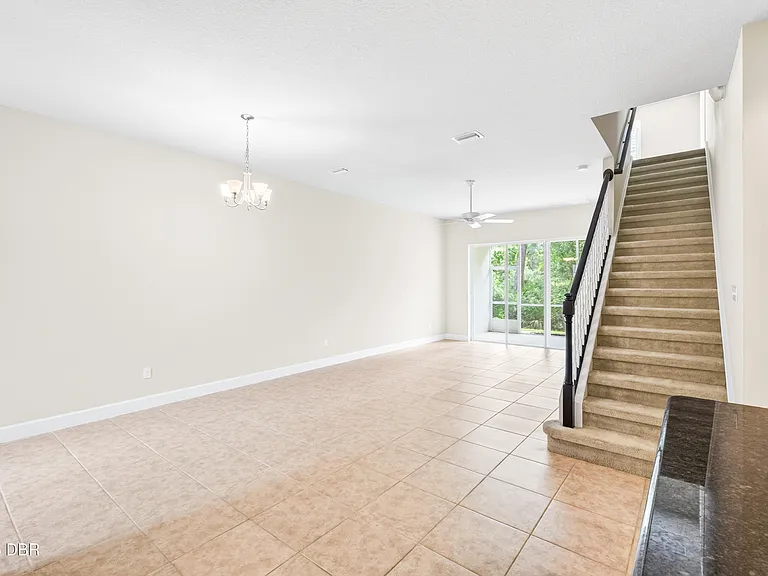 802 Aldenham Ln — Photo 9