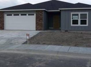 2182 NW Dawn Dr, Hermiston, OR 97838