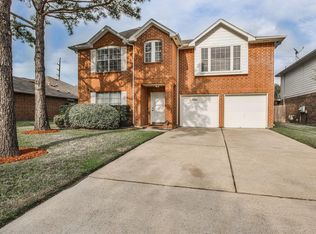 10810 Glenora Dr, Houston, TX 77065