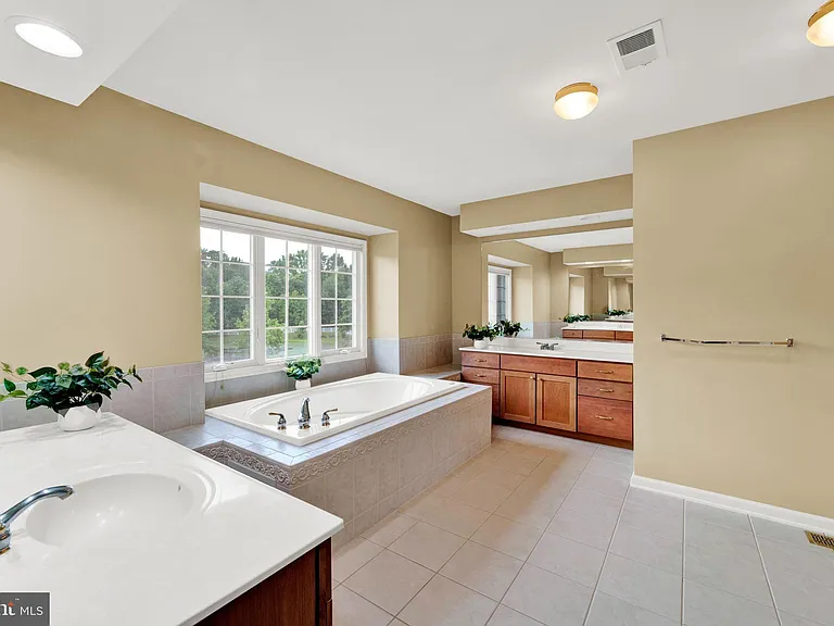 19 Meadowlark Dr — Photo 36