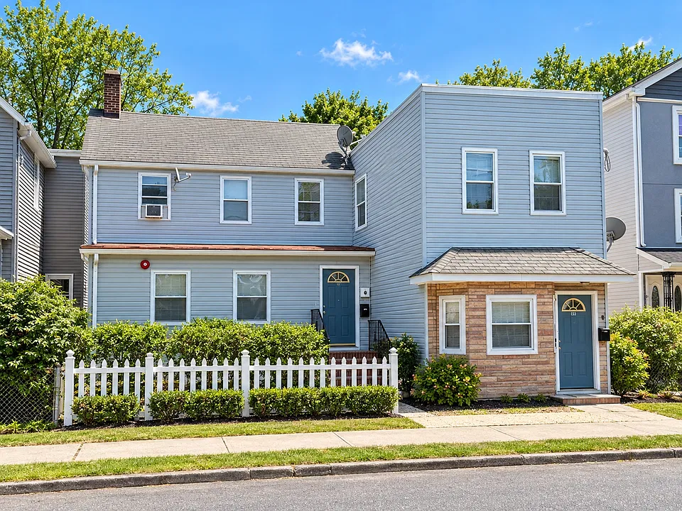 424 Valley St #1L