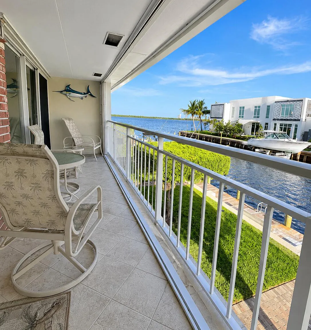 2 bed, 2.0 bath, 855 sqft, $3,400 — Photo 1