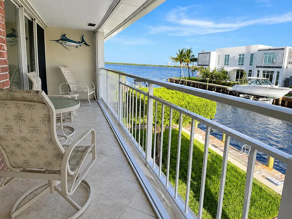 68 Yacht Club Dr #22