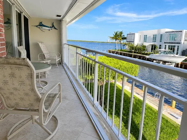 68 Yacht Club Dr, North Palm Beach, FL