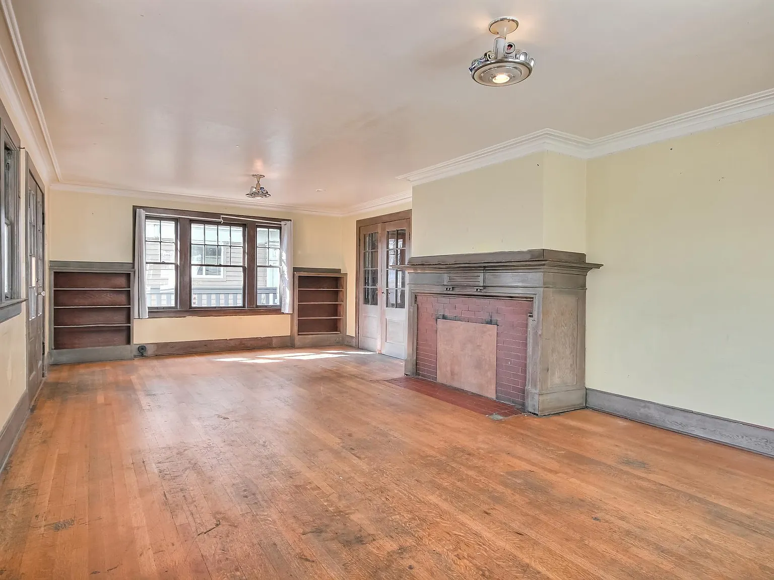 9 bed, 2000 sqft, $12,375 — Photo 2