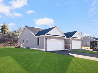 6 Overlook Ln, Glocester, RI 02814