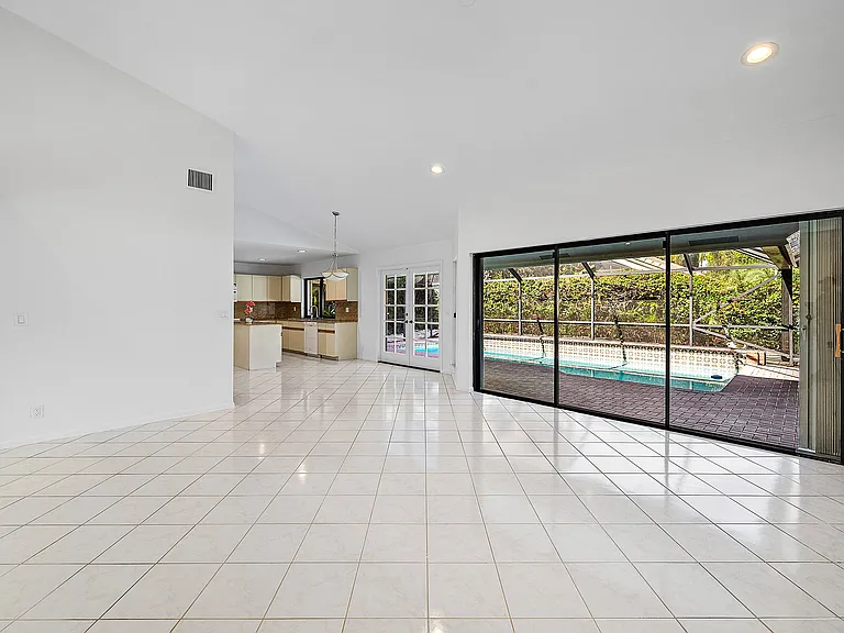 6005 Buena Vista Ct — Photo 32