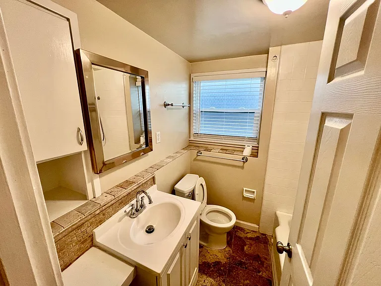 259-269L CS — Photo 14