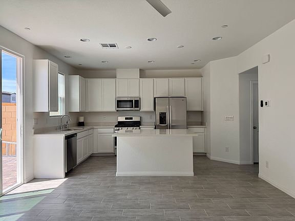 5th image of 75 Corzine Cliffs Ct