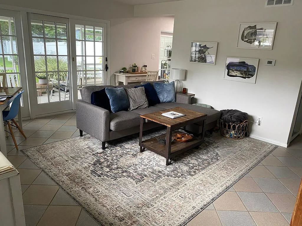 2 bed, 870 sqft, $2,300 — Photo 3