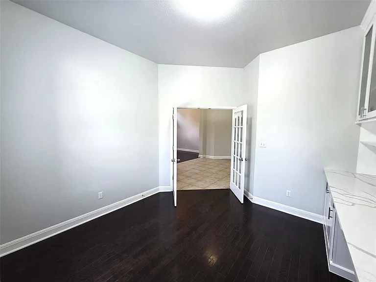 1015 Walsh Hill Trl — Photo 4
