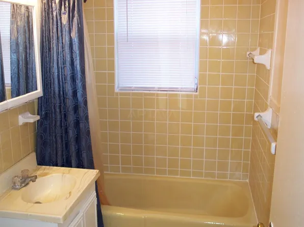 402 Highland Ave, Somerville, MA