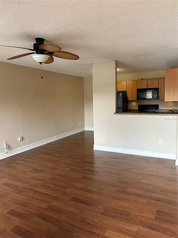 2 bed, 1.0 bath, 800 sqft, $1,350 — Photo 4