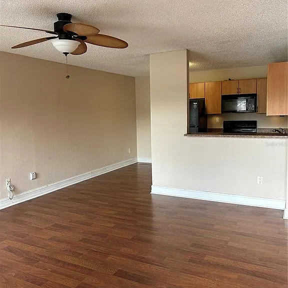 21027 Voyager Blvd #7 — Photo 4