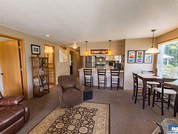 3rd image of 210 Salmon St #3