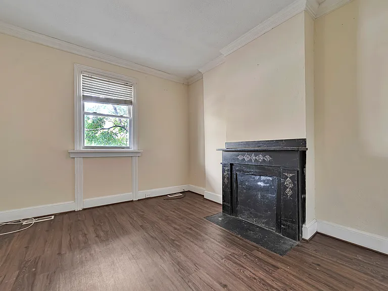 1233 W Cary St — Photo 9