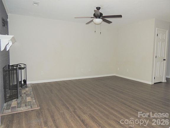 4th image of 9252 Kings Canyon Dr
