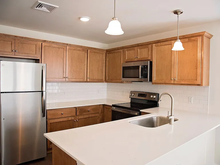 Apartments On Main — Photo 38