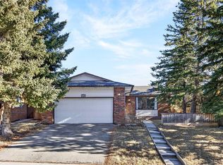 208 W Silver Valley Rise NW, Calgary, AB T3B 4B2