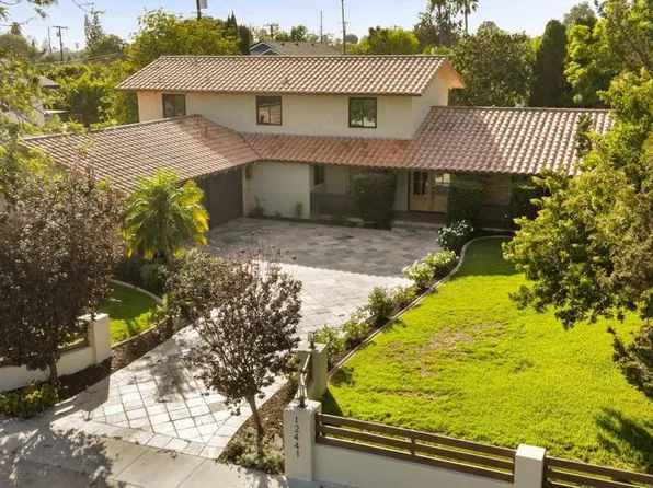 12441 La Bella Dr, Santa Ana, CA 92705
