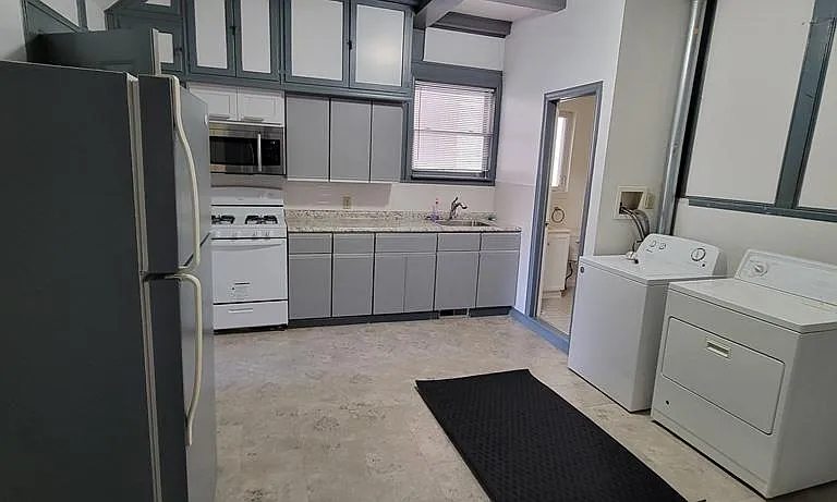 355 Grace St #1 — Photo 4