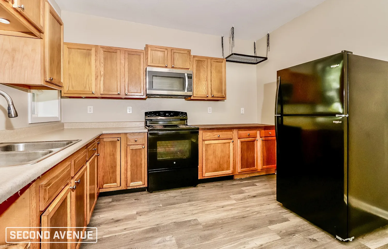 3 bed, 1.0 bath, 1733 sqft, $1,389 — Photo 3