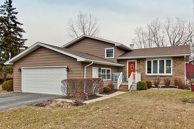 1st image of 631 Garys Dr