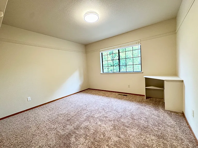 721 William Ct — Photo 22