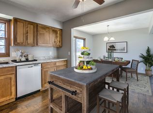 9335 Pratt Cir, Omaha, NE 68134